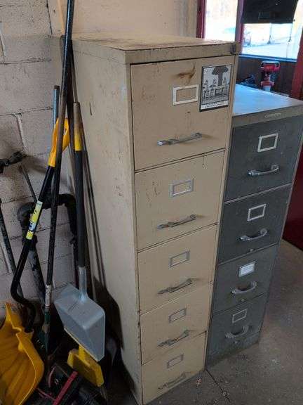 Metal filing cabinet - 15" x 28" x 61"