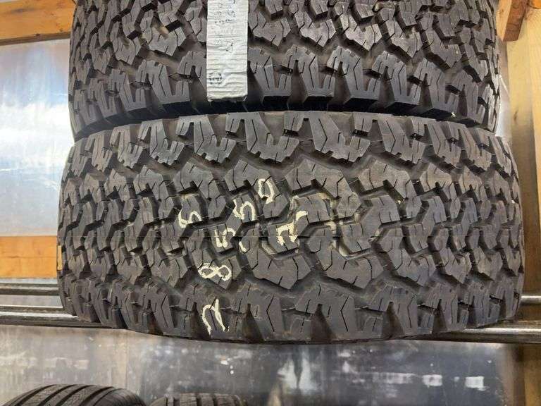 (2) tires like new - 285/55/20 and 285/55/20