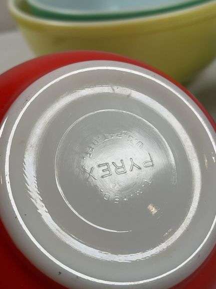 PYREX NESTING BOWLS