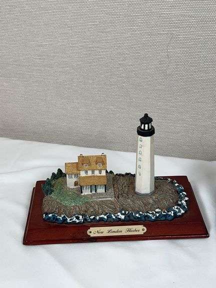 DECORATIVE LIGHTHOUSES