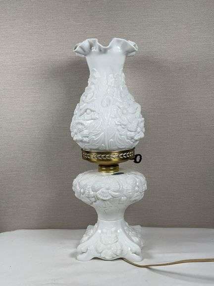 FENTON GONE WITH THE WIND POPPY LAMP