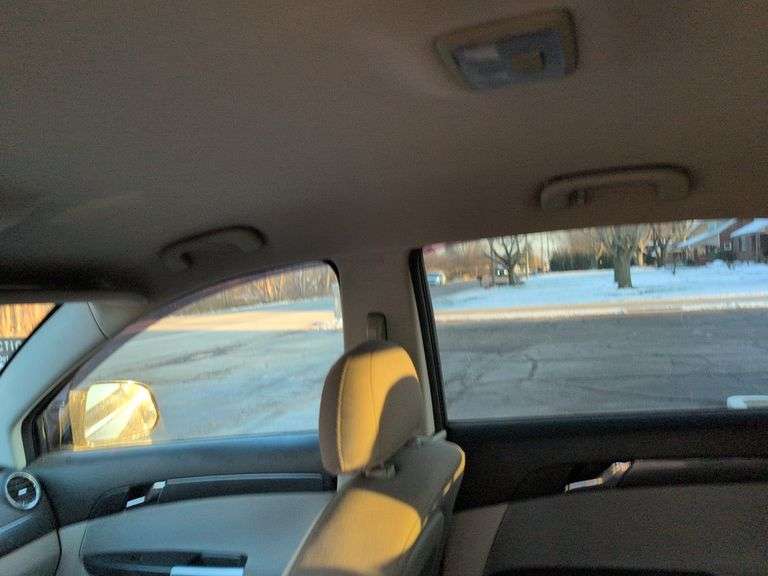 2008 Saturn Vue SW - showing 125,456 miles - runs good