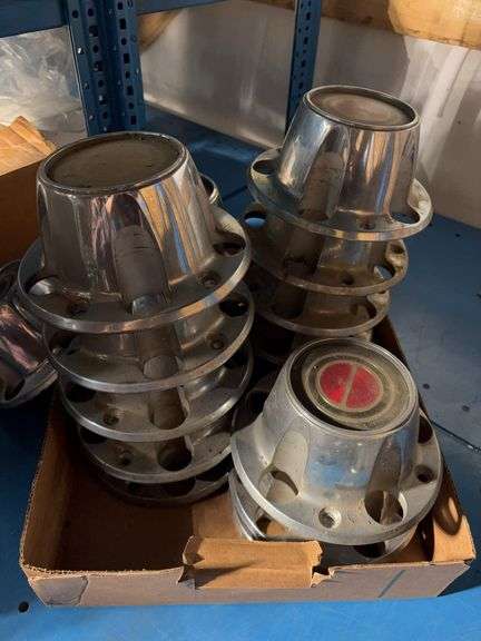 (15) Ford hub cap covers