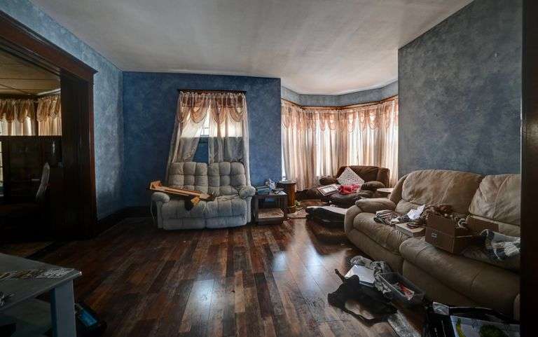 2-Story Home & Detached Garage