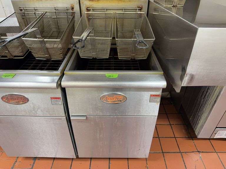 Avantco Tube Floor Fryer