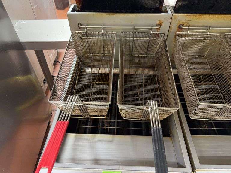 Avantco Tube Floor Fryer