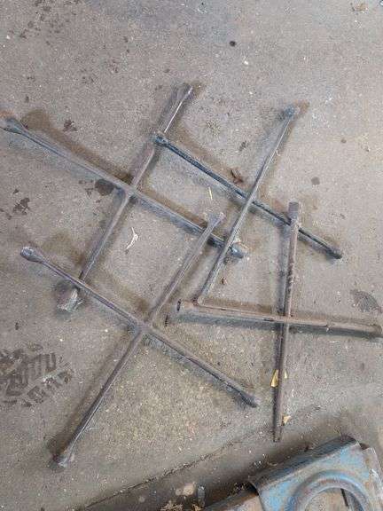 (4) tire irons