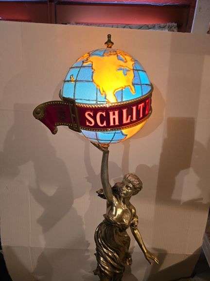 VERY NICE 1976 SCHLITZ LIGHTUP BEER SIGN WORKS 45" TALL