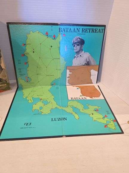 1974 GENERAL MACARTHUR VINTAGE GAME WITH BOX