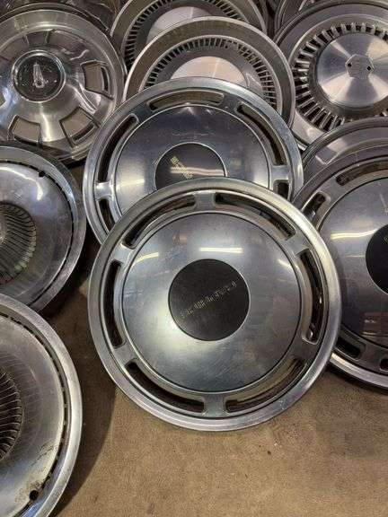 15+ hubcaps - see photos - Buick, Caprice, and more
