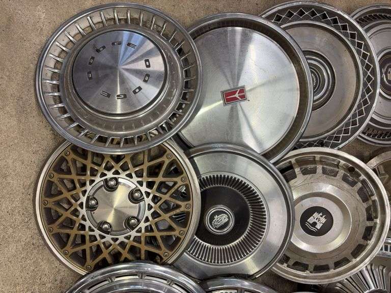 15+ hubcaps - see photos - Dodge, Cadillac, Buick, and more
