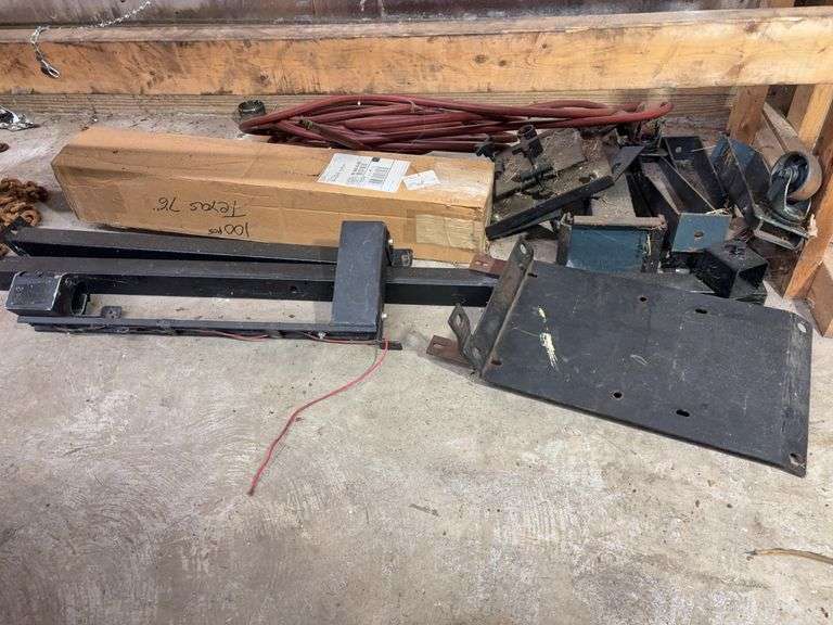 Miscellaneous metal parts and air hose