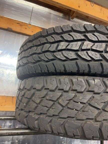 (2) tires like new - 275/70/18 and 285/75/18