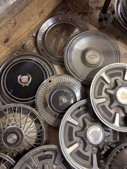 15+ hubcaps - see photos - Chevy, Ford, Buick, and more