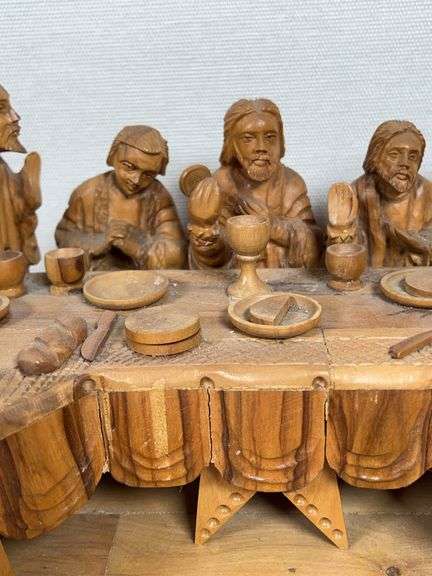 EXQUISITE HAND CARVED LAST SUPPER
