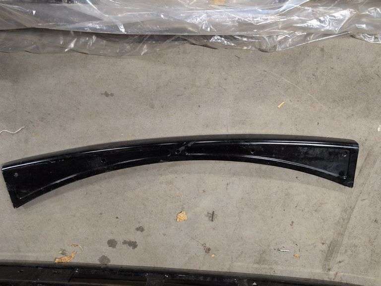 Vehicle fenders and bumper