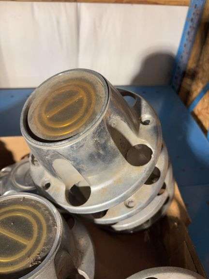 (13) Ford hub cap covers