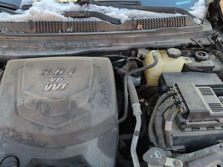 2008 Saturn Vue SW - showing 125,456 miles - runs good