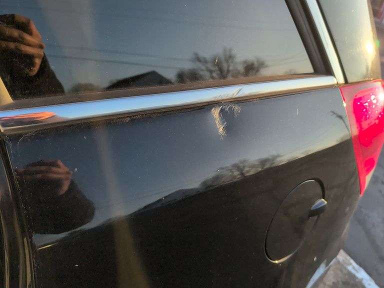 2008 Saturn Vue SW - showing 125,456 miles - runs good