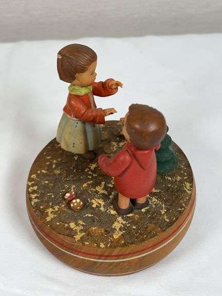 ANRI THORENS SWISS MUSIC BOX LOVE STORY