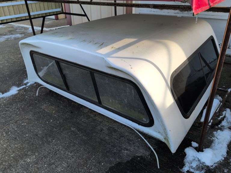 Ranch white truckbed cap - 6' long, 6' wide