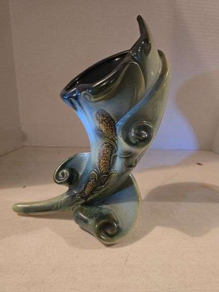 HULL PARCHMENT AND PINE CORNUCOPIA VASE 12" TALL
