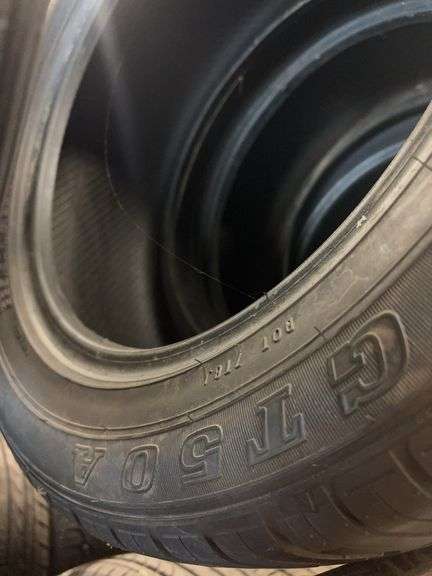 (2) tires like new - 225/50/16