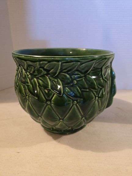 MCKOY QUILTED DIAMOND AND LEAVES JARDINIERE 9" TALL 10" ACROSS