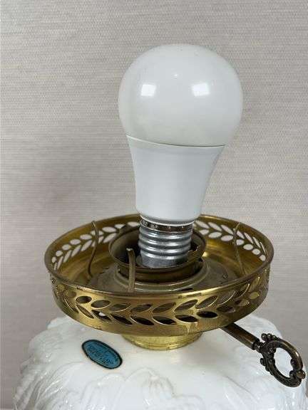 FENTON GONE WITH THE WIND POPPY LAMP