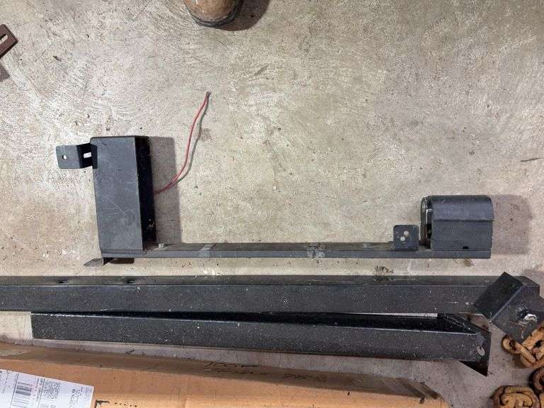 Miscellaneous metal parts and air hose