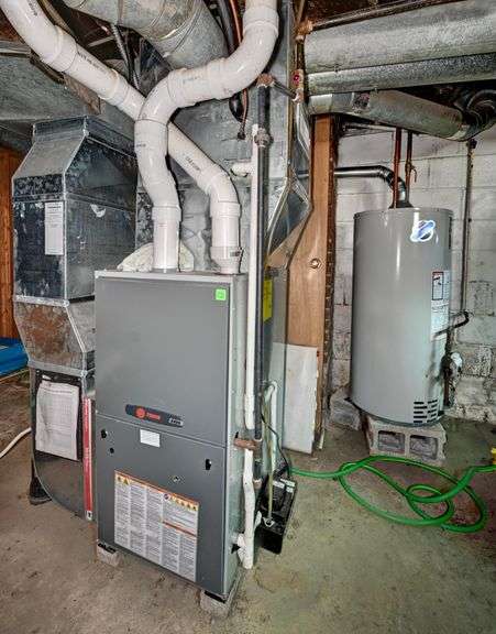 2-Story Home & Detached Garage