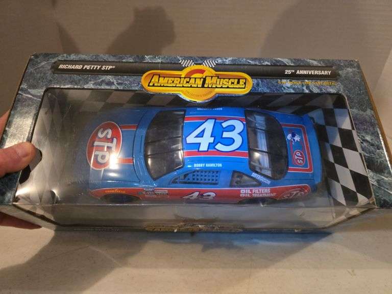 ERTL BOBBY HAMILTON 25TH ANNIVERSARY NASCAR MUSCLE CAR 1:18 SCALE NIB
