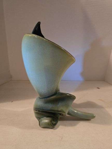 HULL PARCHMENT AND PINE CORNUCOPIA VASE 12" TALL