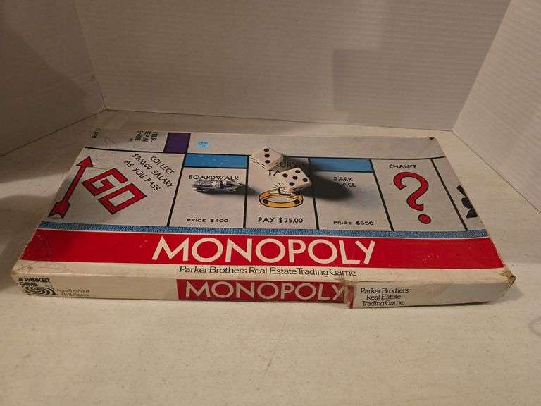 VINTAGE MONOPOLY GAME