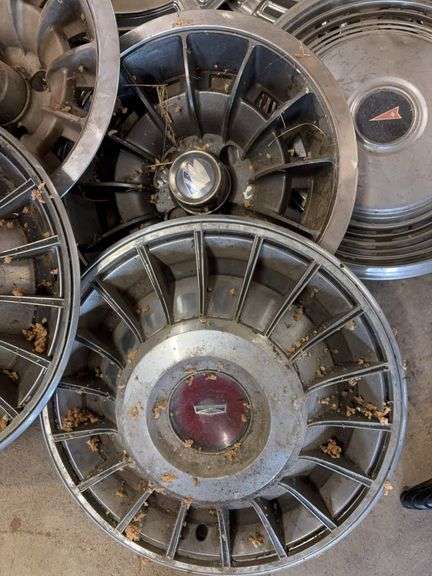 15+ hubcaps - see photos - Buick, Pontiac, Ford, and more