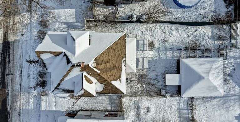 2-Story Home & Detached Garage