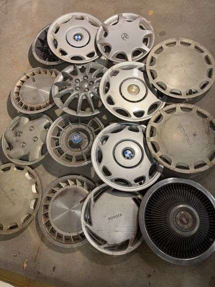 (15) Hub caps including Taurus, Toyota and more