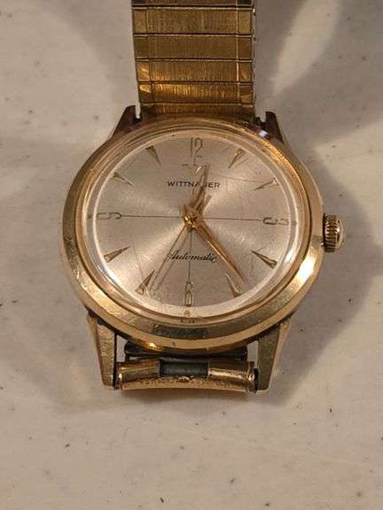 WITTNAUER WINDUP WRIST WATCH WITH CASE WORKS