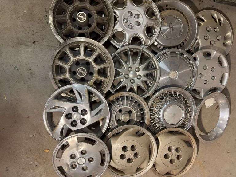 (15+) hub caps including Chevy, Toyota and more