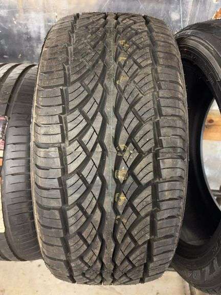 (2) tires like new - 275/45/20
