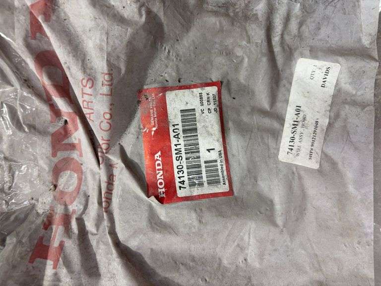 Box of car parts -mirror, bumper covers, Auto Lamps and more -See photos