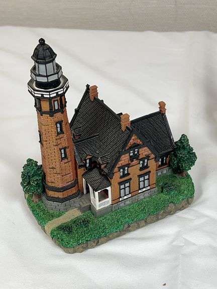 DECORATIVE LIGHTHOUSES