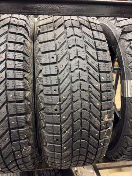 (4) studded tires like new - 225/60/17
