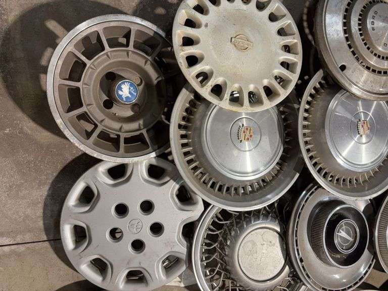 (15+) Hub caps including Sky hawk, Pontiac and more