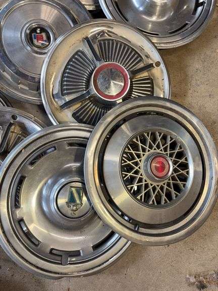 15+ hubcaps - see photos - Ford, Mercury, Buick, and more