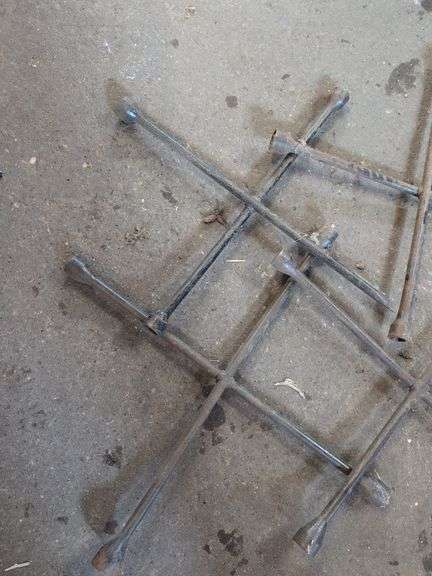 (4) tire irons