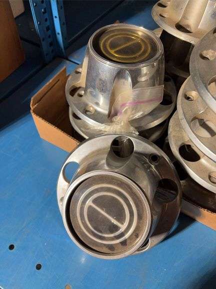 (15) Ford hub cap covers