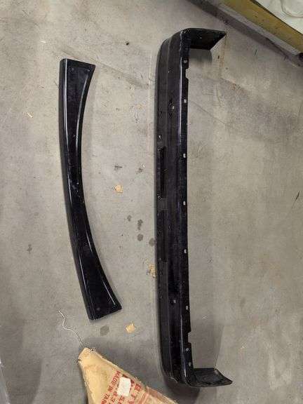 Vehicle fenders and bumper