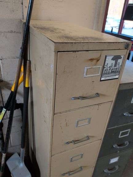 Metal filing cabinet - 15" x 28" x 61"