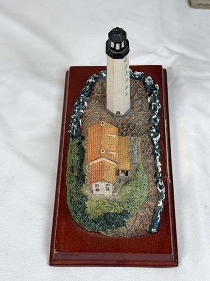 DECORATIVE LIGHTHOUSES